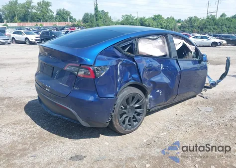 2022 Tesla Model Y z USA, uszkodzony, nr VIN 7SAYGDEE0NF481213